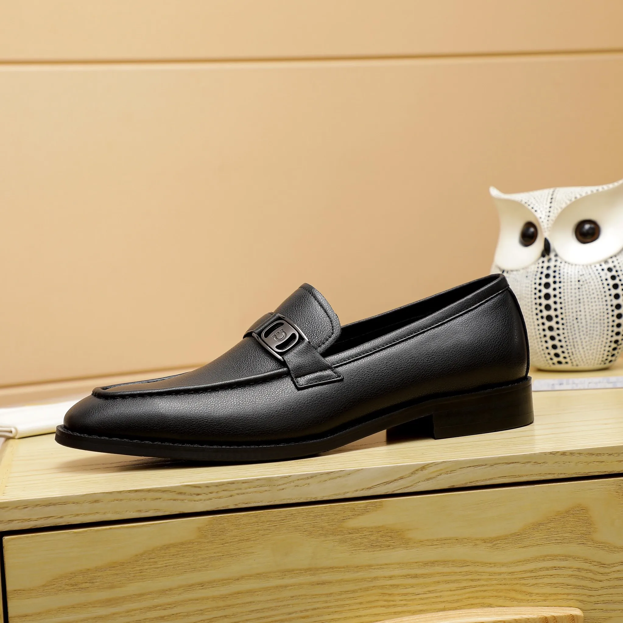Factory price 420 🔥Ferragamo's new men's casual slip-on shoes🇨🇳Official website original 1:1 mold opening, original quality💯Fine workmanship, high-end luxury☘The upper is made of imported Italian first-layer cowhide🌴🐑leather lining🍓Rubber wear-resistant and non-slip outsole, breathable and comfortable to wear🍍The first choice for high-end men🍉Black, size 38-45